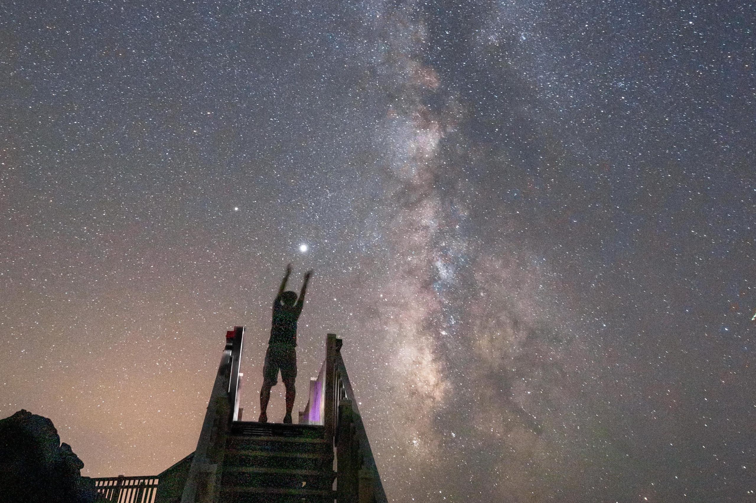 夜空 東京都の離島「神津島」が星空保護区認定 | 星空保護区®